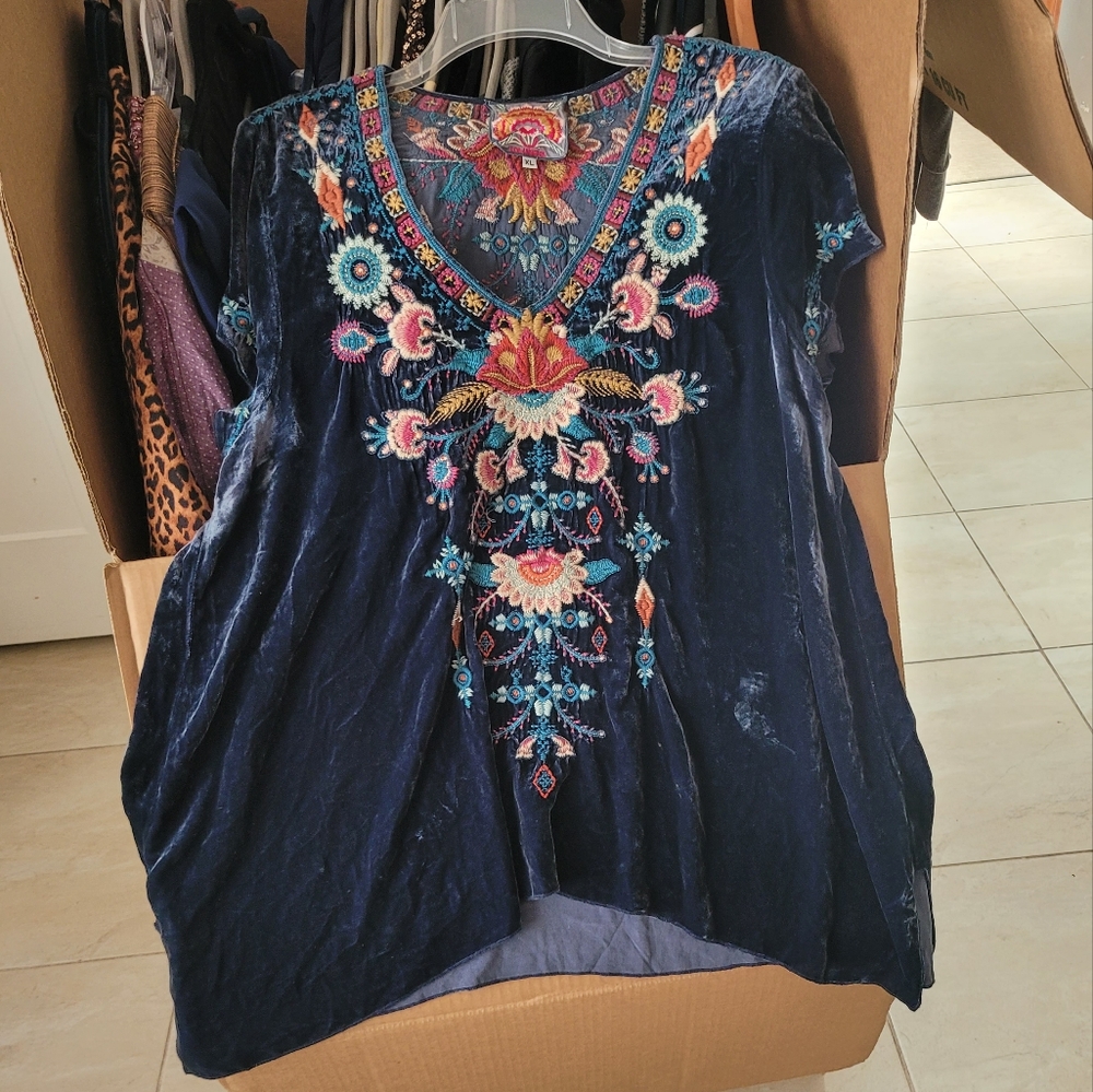 JOHNNY WAS TUNIC TOP BLUE FLORAL VELVET SIZE XL
